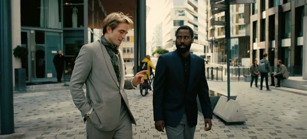 Robert Pattinson und John David Washington in Tenet