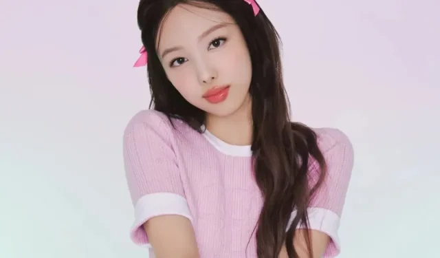 TWICE Nayeon parle de sa philosophie de style et de sa personnalité. Plus dans la dernière interview