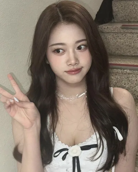 Tzuyu etamp; Le sosie de Yuna ? Les visuels de CETTE idole féminine K-pop de 4e génération font que Stans délire pour son style « JYP-like » Visuels, hauteur, plus