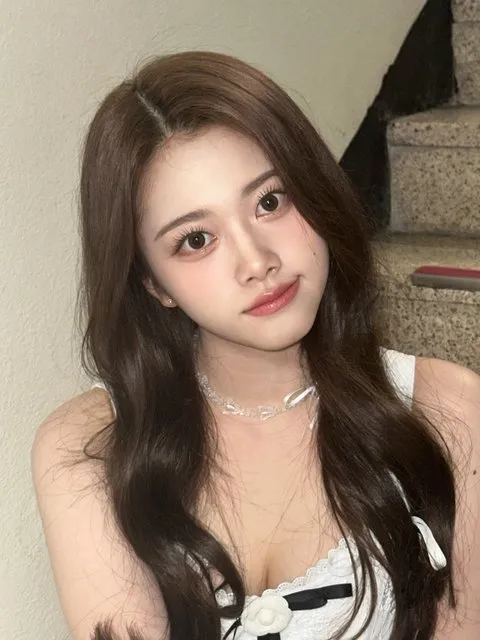 Tzuyu etamp; Le sosie de Yuna ? Les visuels de CETTE idole féminine K-pop de 4e génération font que Stans délire pour son style « JYP-like » Visuels, hauteur, plus