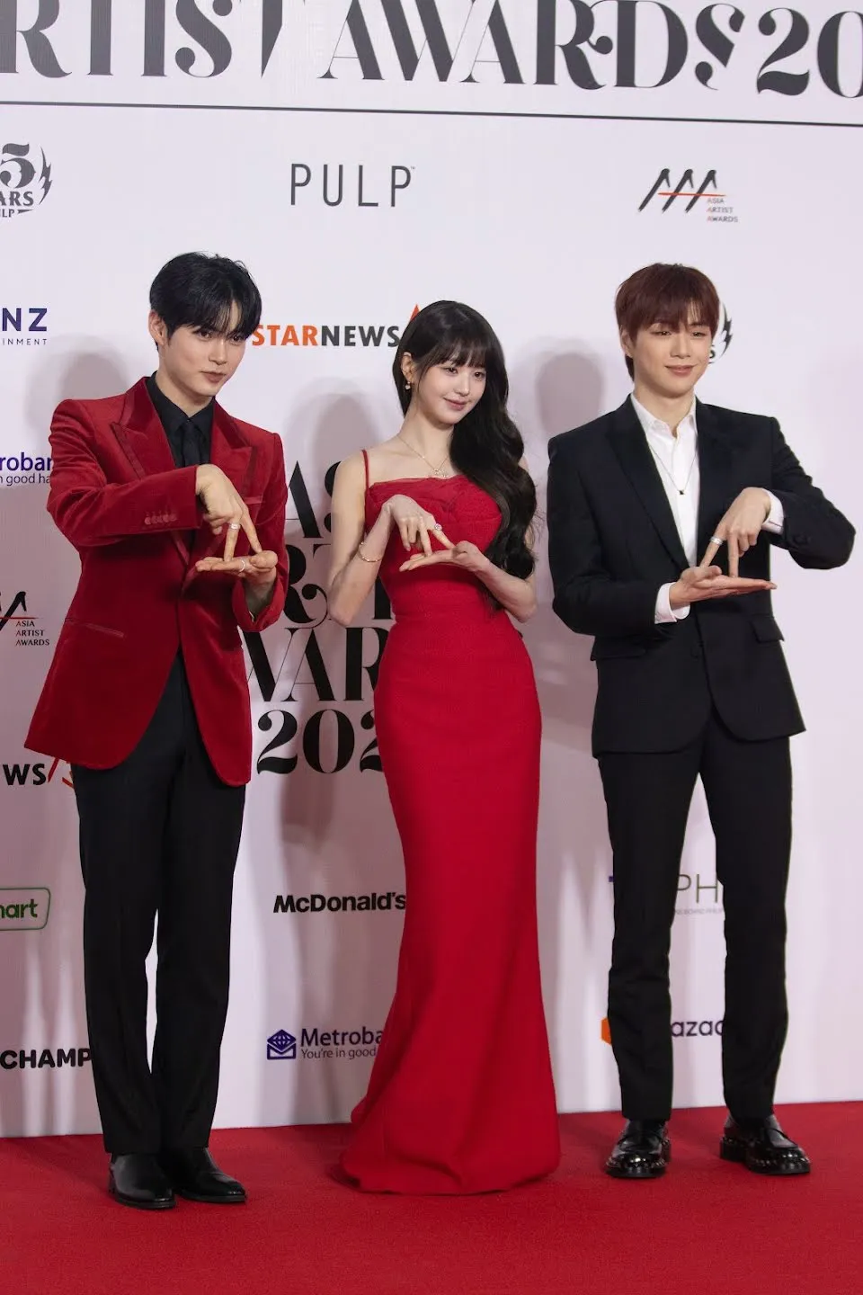 Hanbin von Zerobaseone, Wonyoung von IVE und Kang Daniel