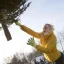 Mamá pierde $800 mil en caso de discapacidad después de ser vista arrojando un árbol de Navidad