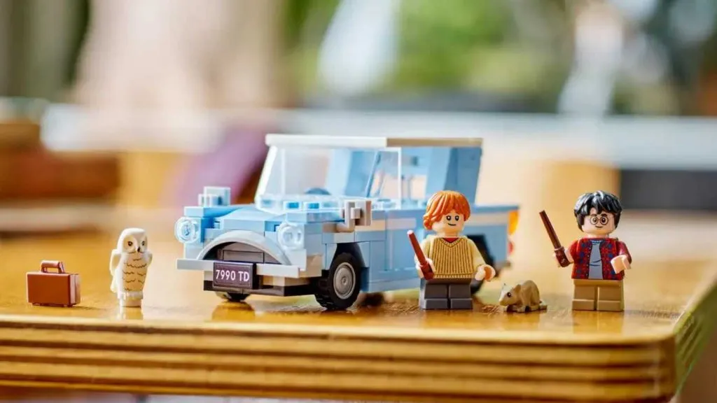 Der neue LEGO Harry Potter Flying Ford Anglia wird ausgestellt