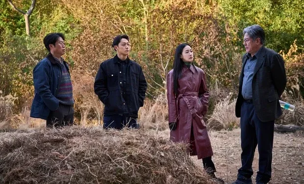 Choi Min-sik elogia il cast di “Exhuma”, “Kim Go-eun è il figlio Heung-min e Messi della squadra, Lee Do-hyun è un professionista”