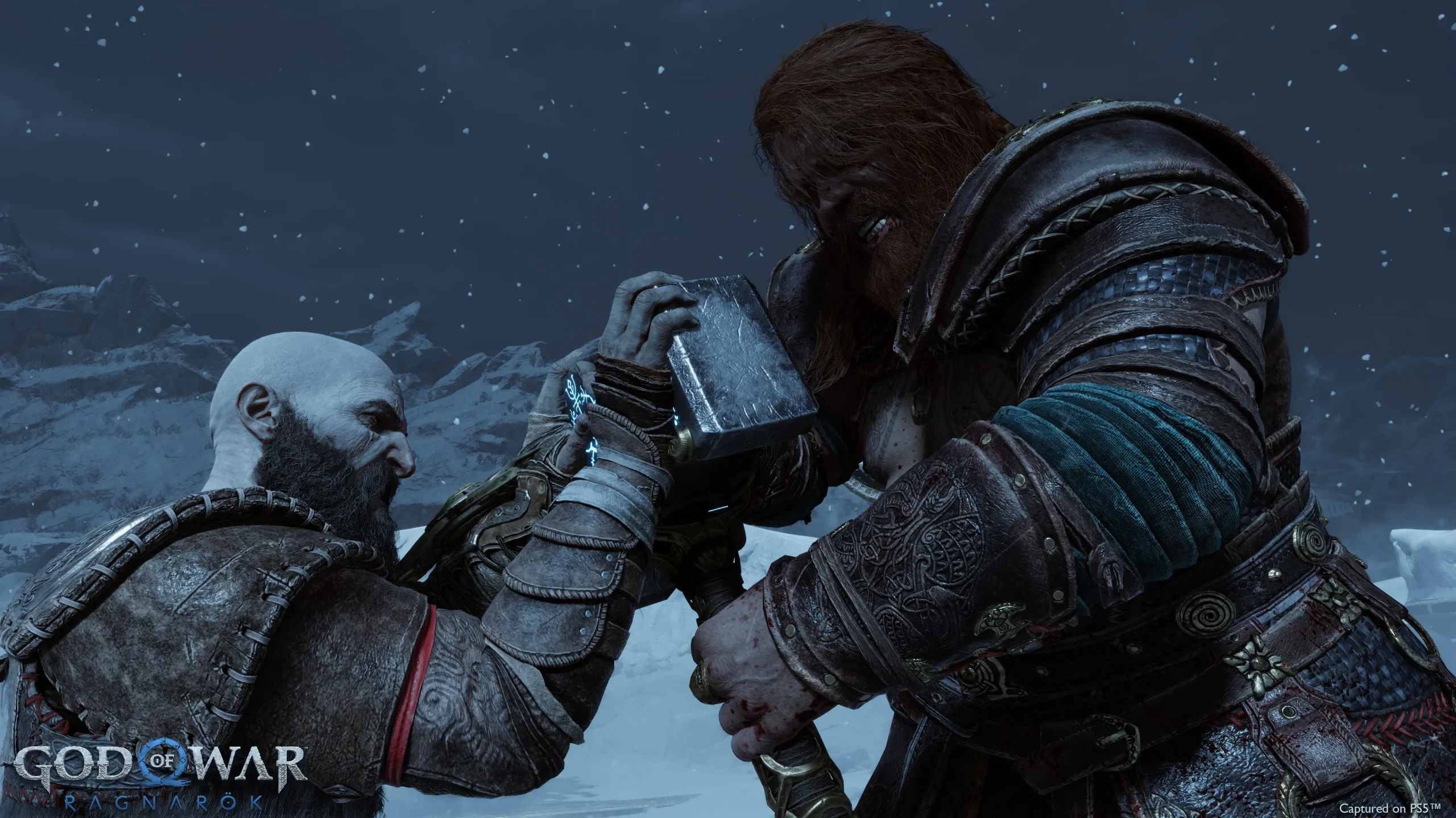 Kratos kämpft in God of War Ragnarok, einem der beliebtesten PS5-Exklusivtitel, gegen Thor.