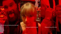 Taylor Swift diventa virale dopo essere andata goffamente in discoteca con i genitori e Travis Kelce