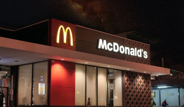 El gerente de McDonald’s se vuelve viral con una rutina diaria loca que los espectadores no pueden creer