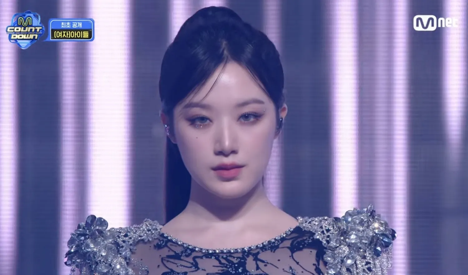 (G)I-DLE Shuhua suscite une discussion sur son expression faciale : "J'espère qu'elle s'arrêtera..."