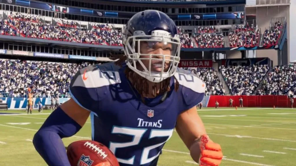 Joueur des Titans du Tennessee courant avec un ballon dans Madden 24