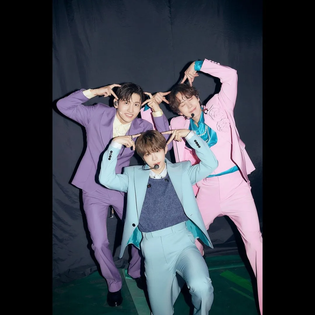 SM Entertainment apresenta 'linhas' de artistas nestas fotos: do loop de linha 'AI' a 'DM'