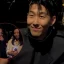 Son Heung-min aparece em desfile de moda com protetor de dedo e se reúne com Jeon Ji-hyun