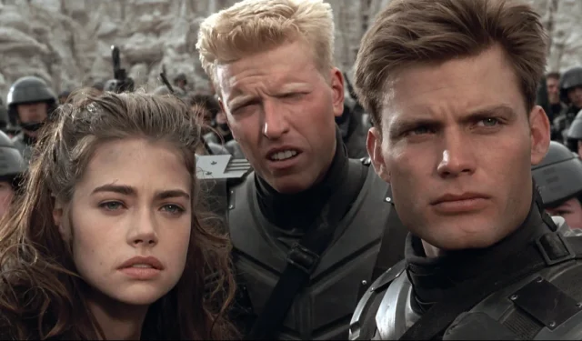 Hay un anime de Starship Troopers que nunca has visto y se transmite gratis