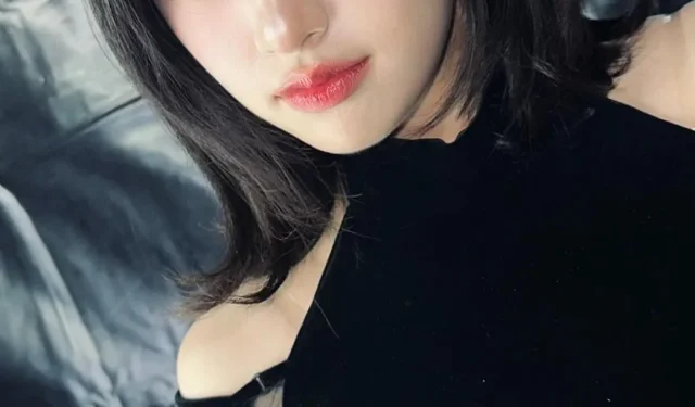 この人気の第 4 世代 K-POP アイドルは「輝く」美しさと才能で称賛される：「彼女はとても完璧です…」