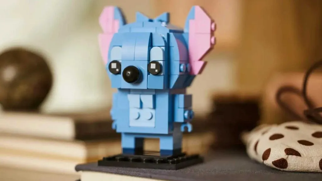 Von LEGO neu erfundene Stitch-Figur ausgestellt.