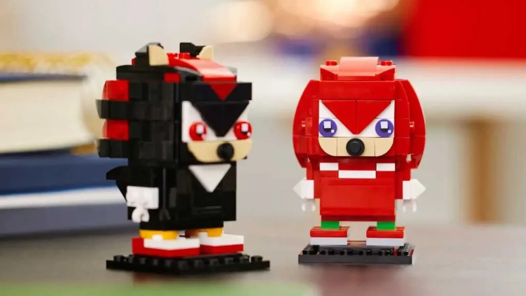 LEGO BrickHeadz Sonic the Hedgehog: Knuckles & Shadow ausgestellt