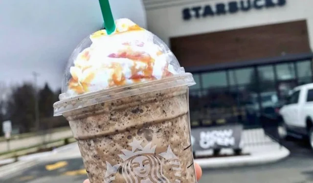 Como pedir frappuccino de ovo com creme Cadbury da Starbucks