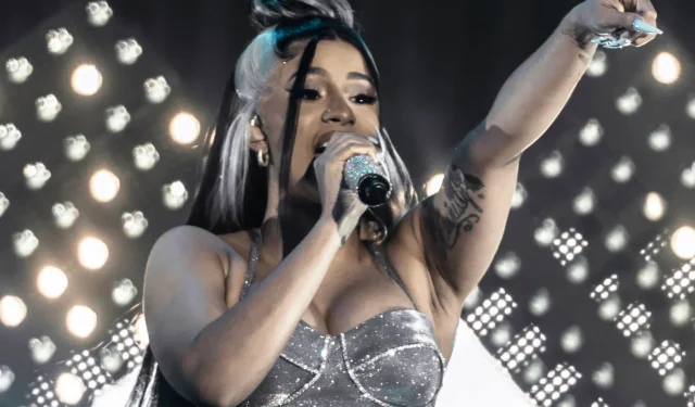 Os fãs de Cardi B convenceram que o rapper teve um desentendimento acalorado com Saweetie na festa pós-Oscar