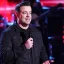 Qui est l’hôte de la saison 25 de The Voice ? Rencontrez Carson Daly