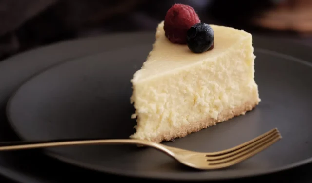 As letras miúdas “refrescantes” da Cheesecake Factory sobre gorjetas geram debate viral