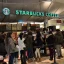 Un client « autorisé » de Starbucks est en colère contre le barista à cause des frais de café de 1,35 $