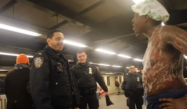 La broma de un hombre en la «ducha» sale mal y llaman a la policía en el metro de Nueva York