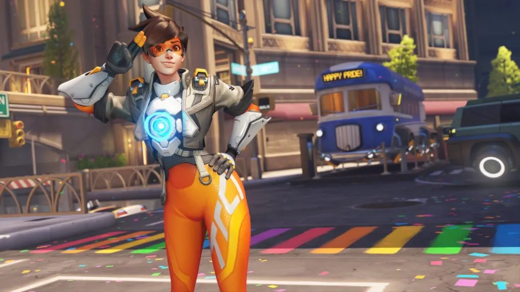 Overwatch 2 Tracer nella mappa Pride Midtown