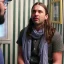 La star di Queer Eye Jonathan Van Ness accusata di comportamento “intenso e spaventoso” sul set