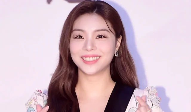 Ailee sort avec un homme non célèbre sur les lieux du mariage