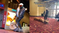 El cosplayer de Dune 2 se vuelve viral montando un gusano de arena en el cine AMC