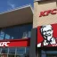 Un client de KFC n’arrive pas à croire ce qu’il a trouvé au fond de son panier de bonnes affaires