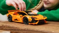 LEGO finalmente lança o icônico conjunto laranja Lamborghini Huracán Technic