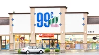 99 Cents Store가 문을 닫는 동안 고객은 입소문을 타고 쇼핑을 즐깁니다. 