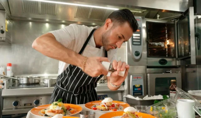 Los fanáticos de Below Deck apoyan al chef Anthony en medio del drama “frustrante” de la temporada 11