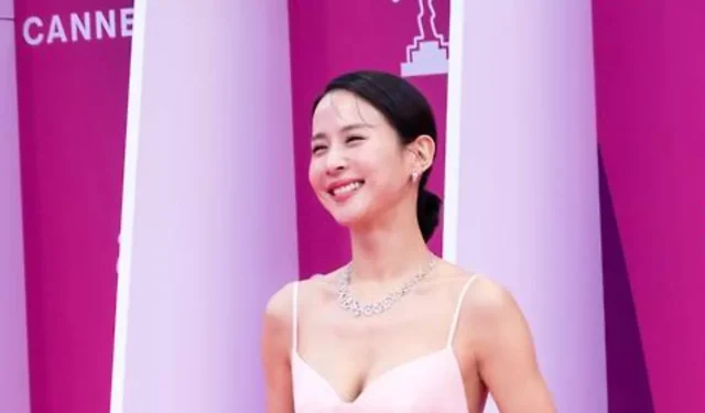 Cho Yeo-jeong retorna a Cannes após 5 anos com “Tarot”, parecendo chique no tapete rosa