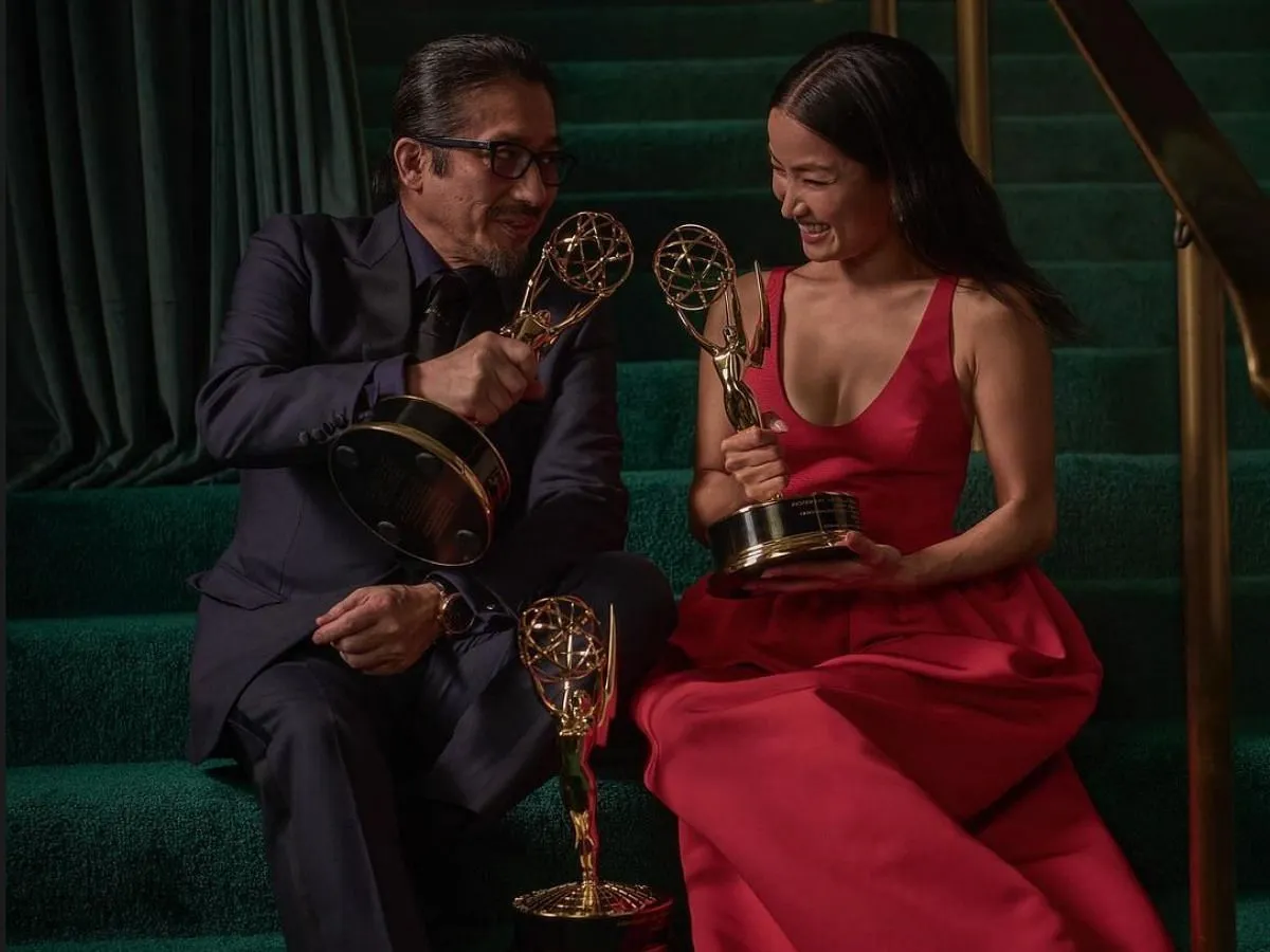 Miembros del elenco de Shōgun con sus Emmy 2024 (Imagen vía Instagram/ @hulu)