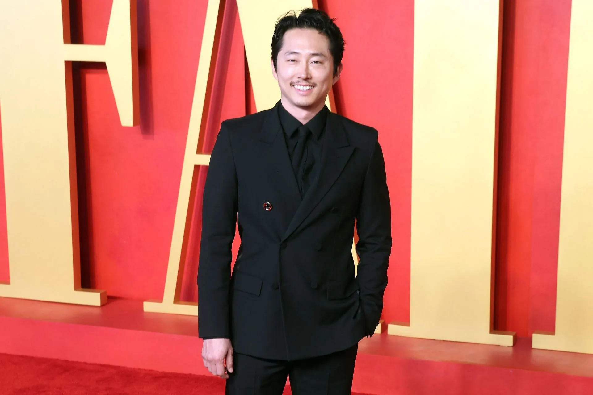 史蒂文元 (Steven Yeun) 在《米奇 17》中飾演 Berto（圖片來自 Getty）