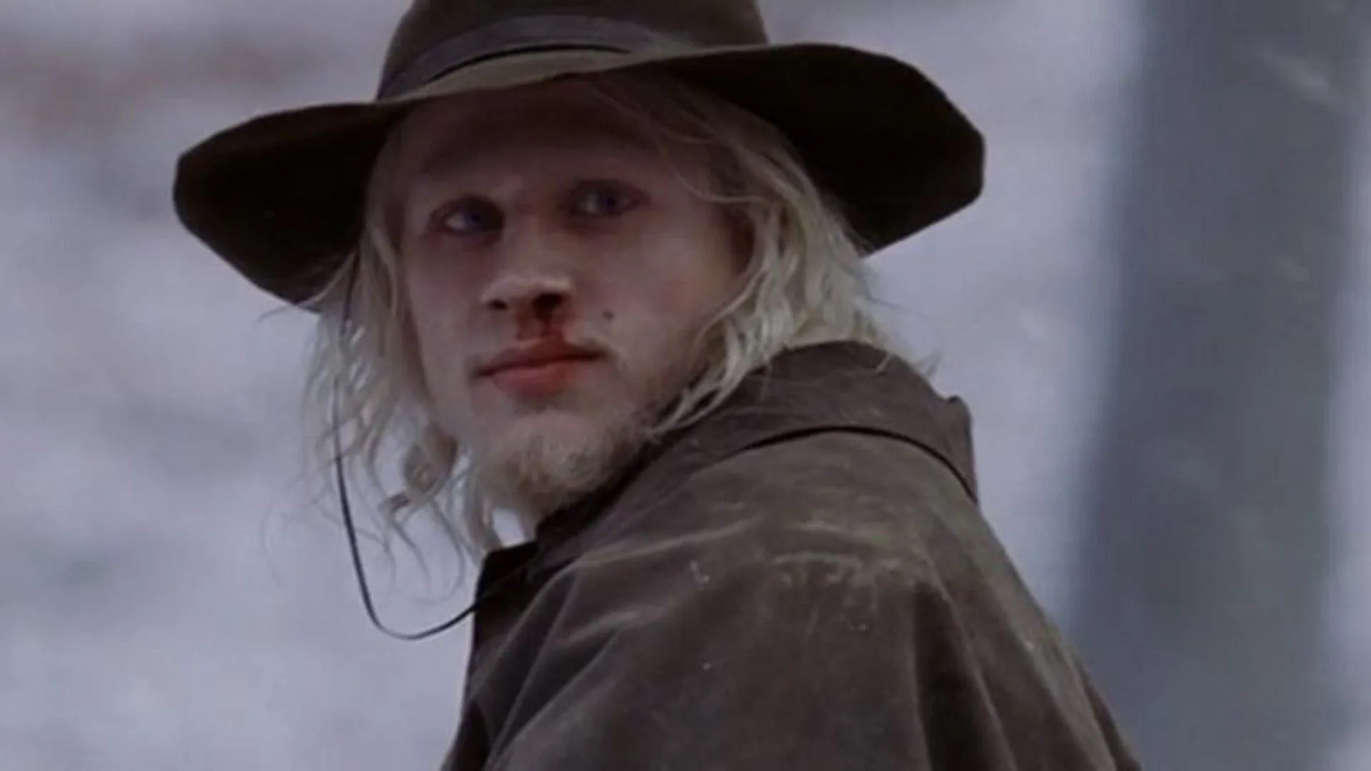 Charlie Hunnam visto em Cold Mountain (Imagem via Facebook/@Cold Mountain)