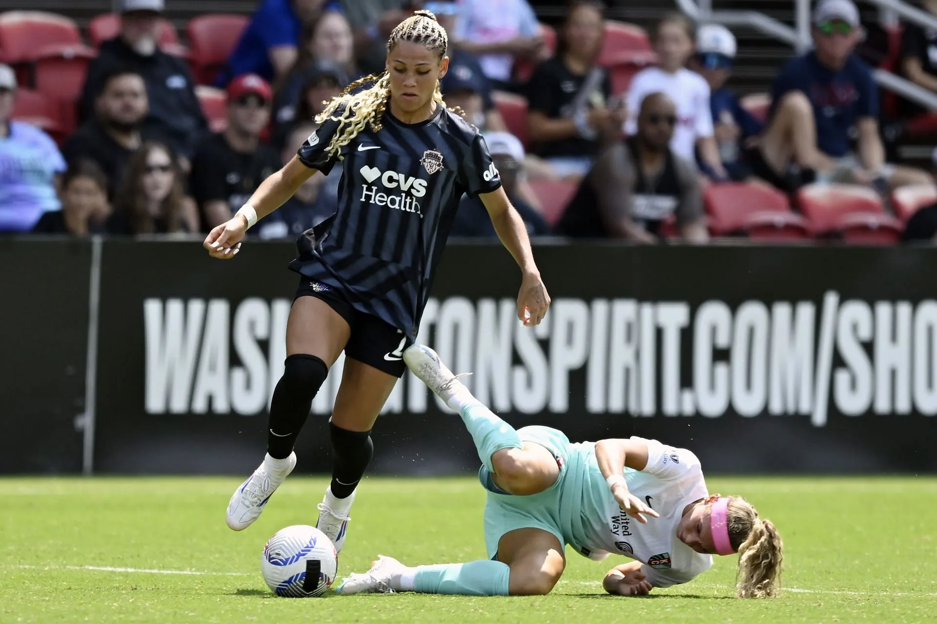 Rodman joue pour Washington Spirit (Image via Getty)