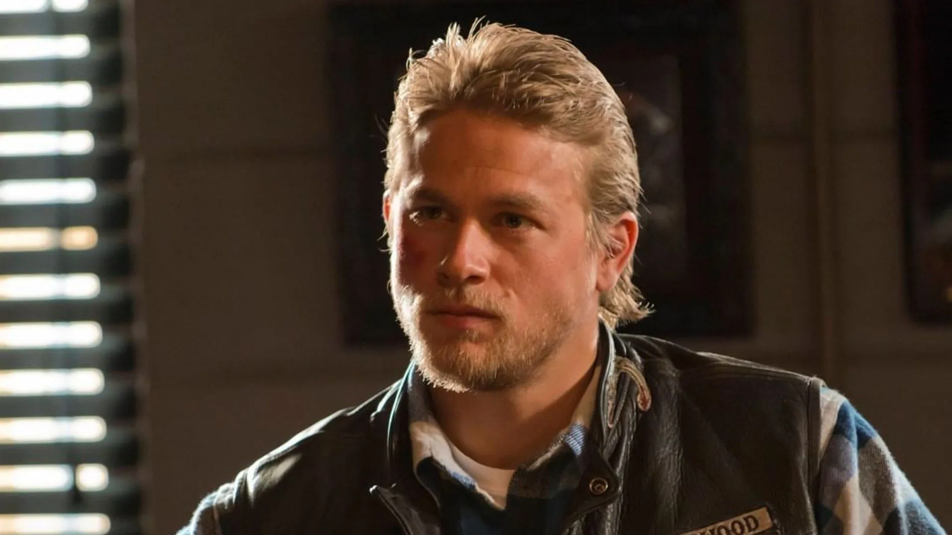 Charlie Hunnam 的下一個大項目是 Ryan Murphy 的系列《怪物》第 3 季（圖片來自 Instagram/@soafx）