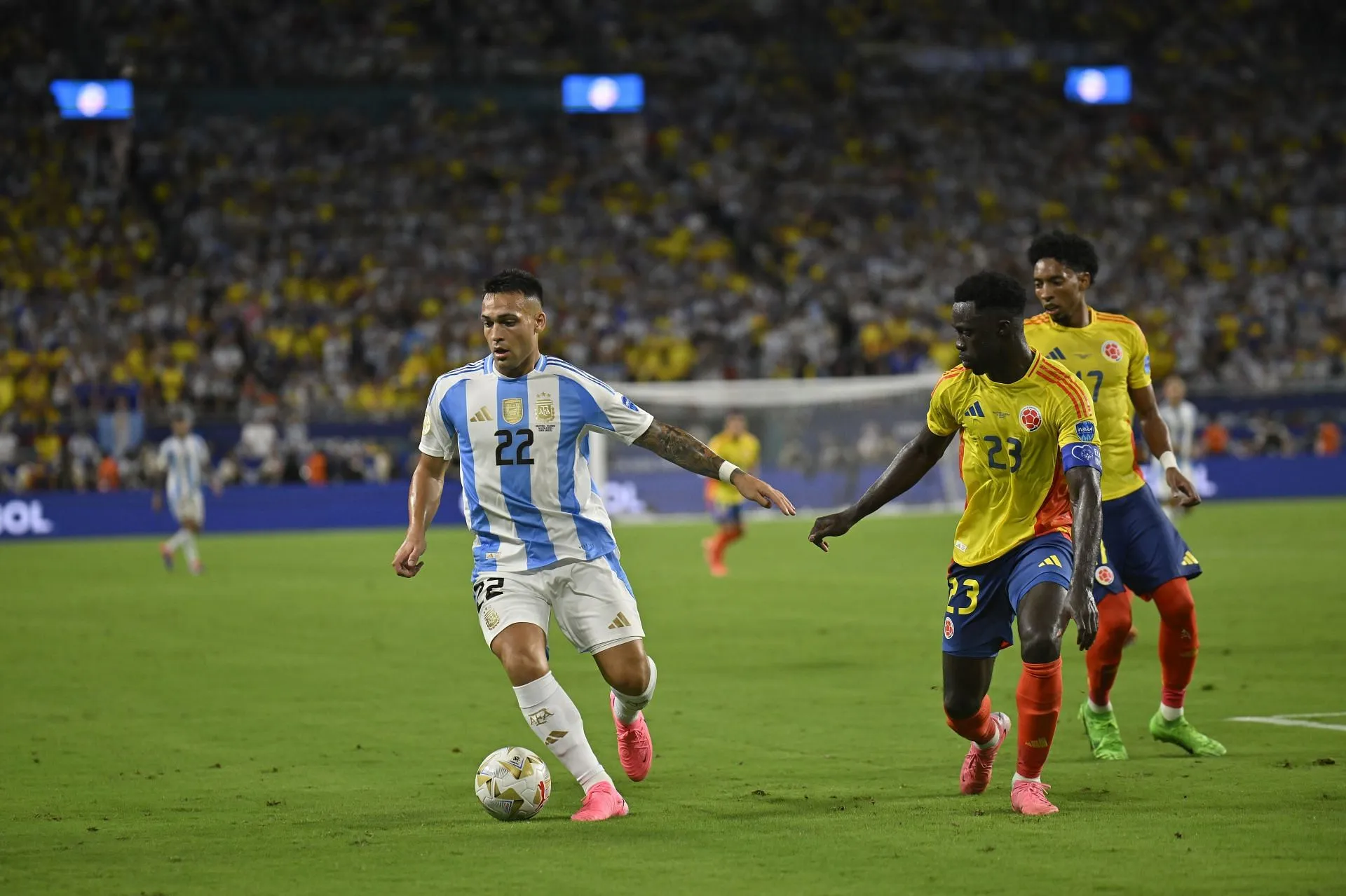 Lautaro Martínez contra Colombia (Imagen vía Getty)