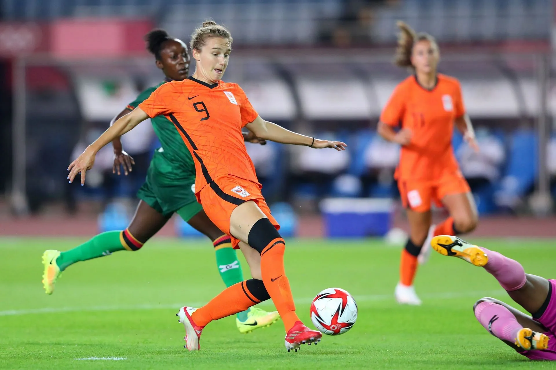 Miedema jogando pela Holanda (Imagem via Getty)