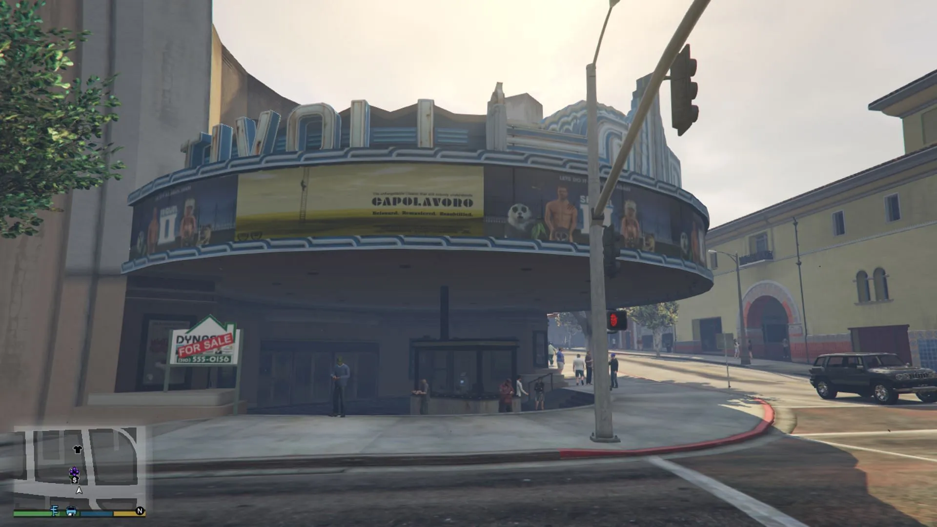 Une capture d'écran du mode histoire de Grand Theft Auto 5 au cinéma Tivoli (image via Rockstar Games)