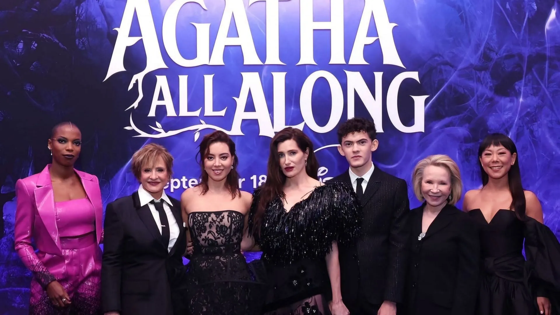 Los destacados miembros del elenco de Agatha All Along (vía @marvel / Instagram)