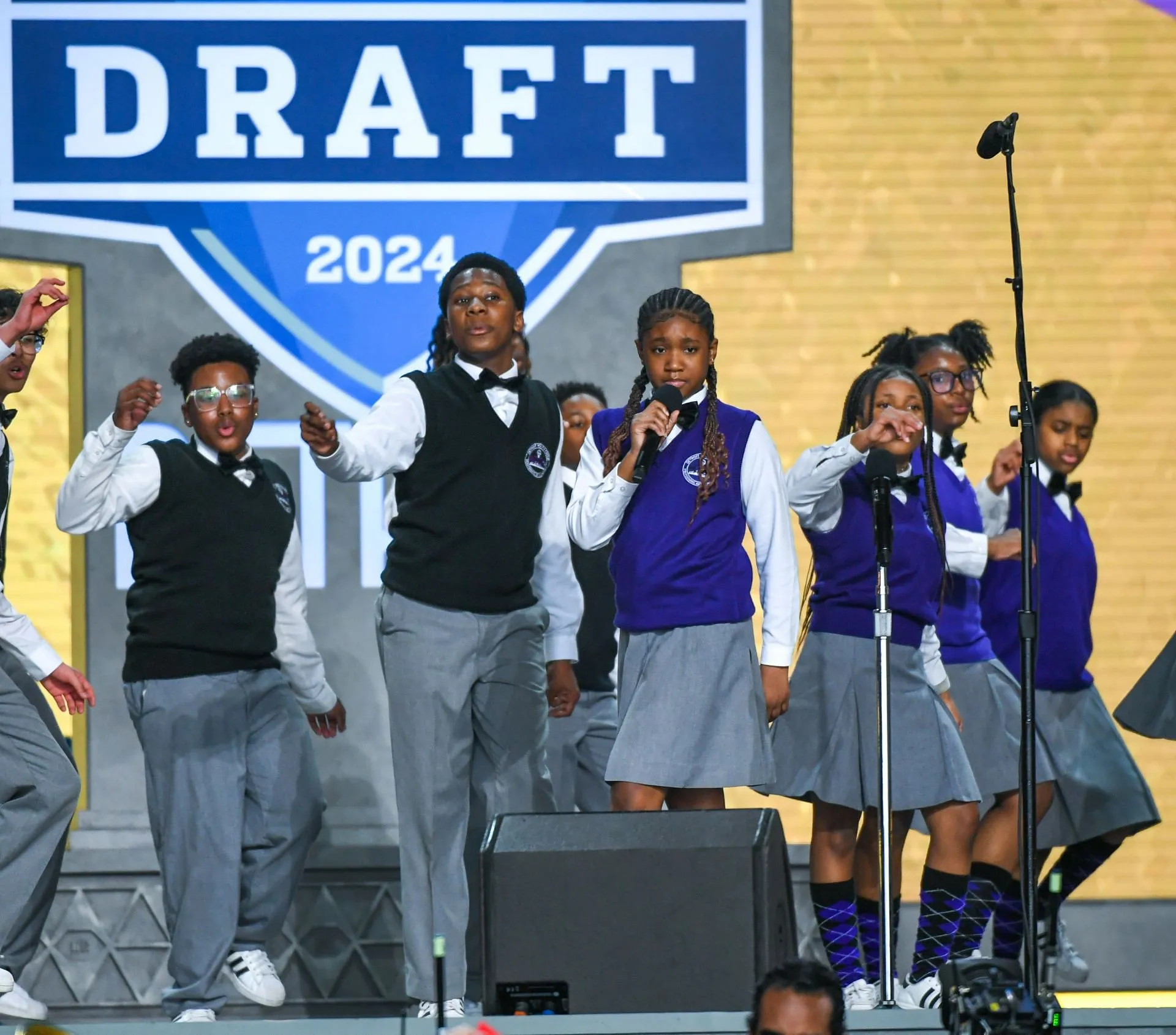 O Coral Jovem de Detroit se apresenta na Série de Concertos do Draft da NFL de 2024 - Fonte: Getty