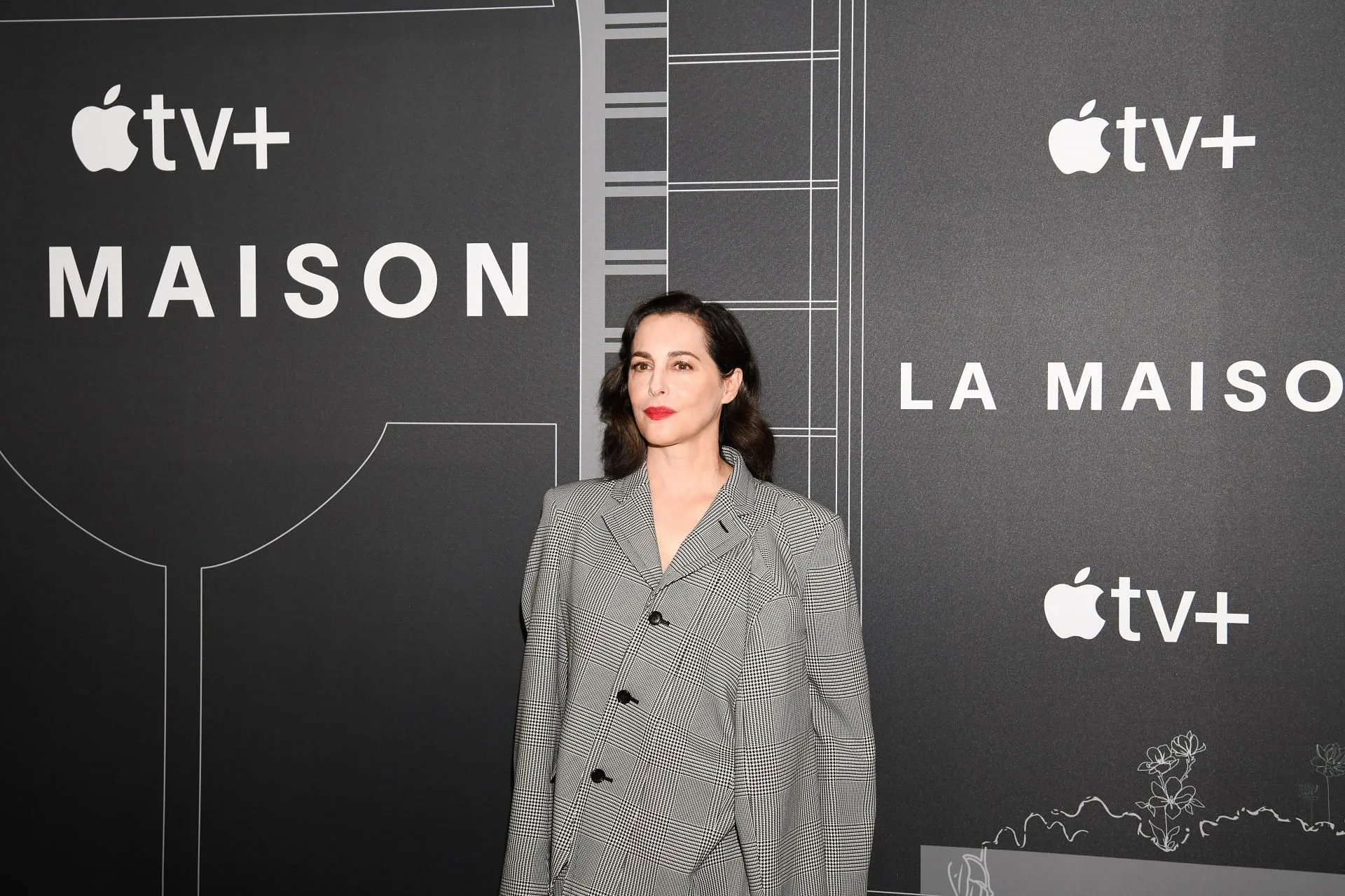 Amira Casar como Perle Foster (Imagen vía Getty)