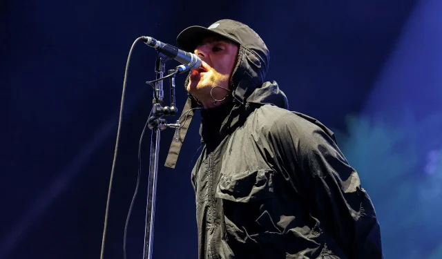 Liam Gallagher critica a los fans de Oasis por vender entradas para la gira de reunión tras una actuación controvertida