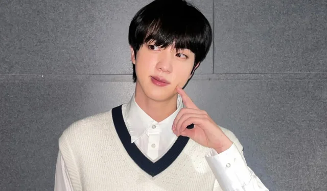 “Jin assume o centro do palco!” — Jin do BTS recebe aclamação global como tendência principal na Semana de Moda de Milão 2024