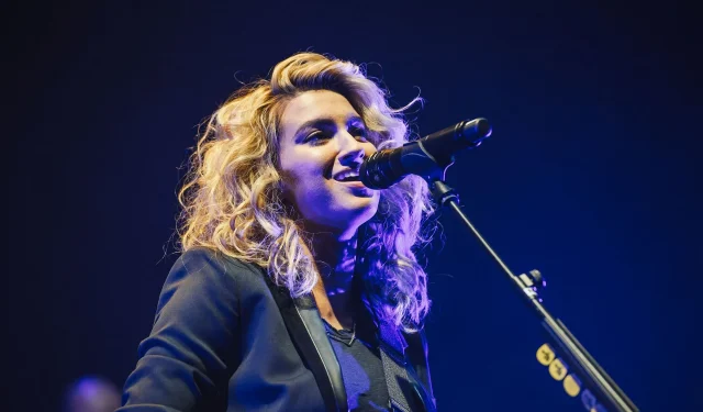 Fans in Awe of Tori Kelly’s Powerful Vocals in Duet with Boyz II Men