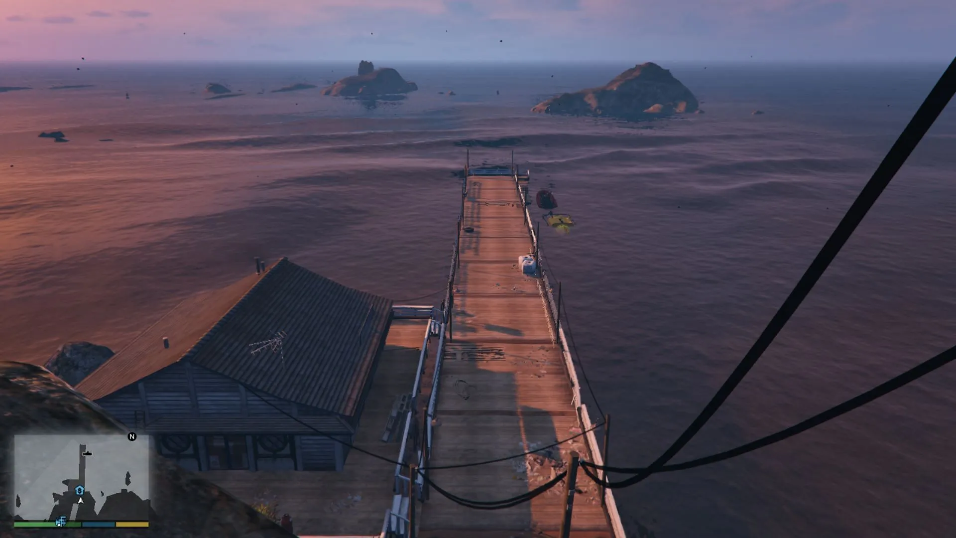 Uma captura de tela do negócio Sonar Collections Dock no Grand Theft Auto 5 Story Mode (Imagem via Rockstar Games)