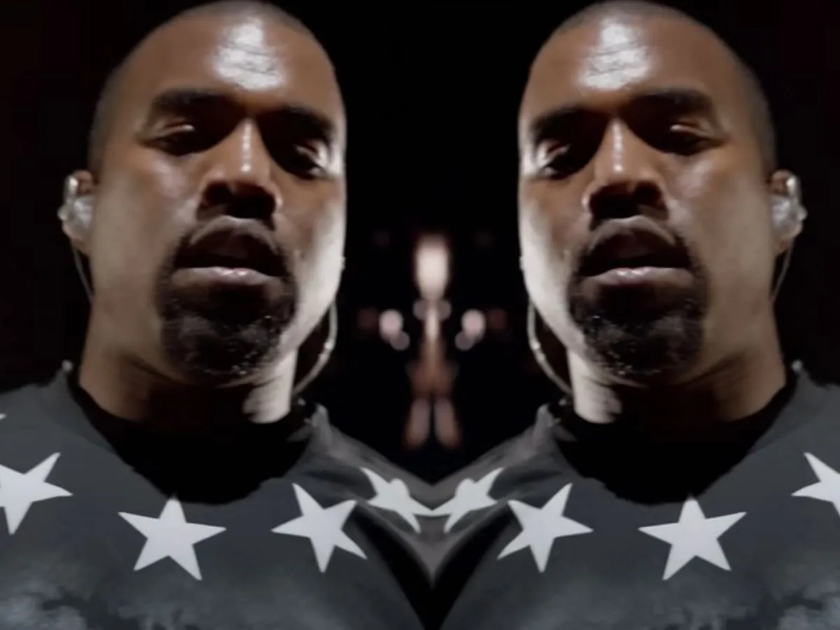 Extrait du clip de Ni**as in Paris (Image via YouTube/Kanye West)